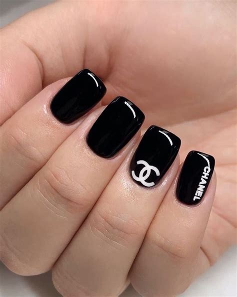 logo chanel na paznokcie|Chanel nails logo.